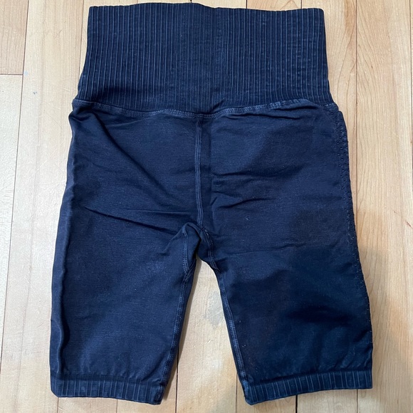 Free people movement shorts - Picture 3 of 5